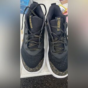 Under armour women’s basketball sneakers